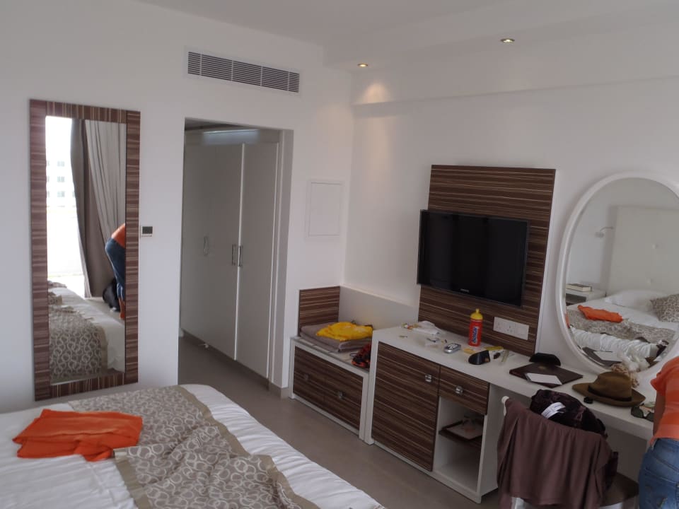 Renoviert mit guter Ausstattung Asterias Beach