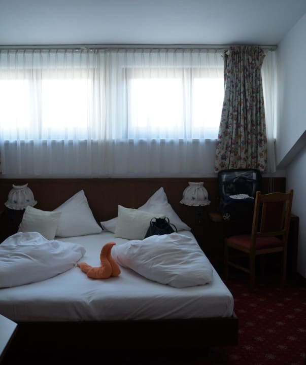 Schlafzimmer 1 / Familienzimmer oberste Etage Das Kaltschmid - Familotel Tirol