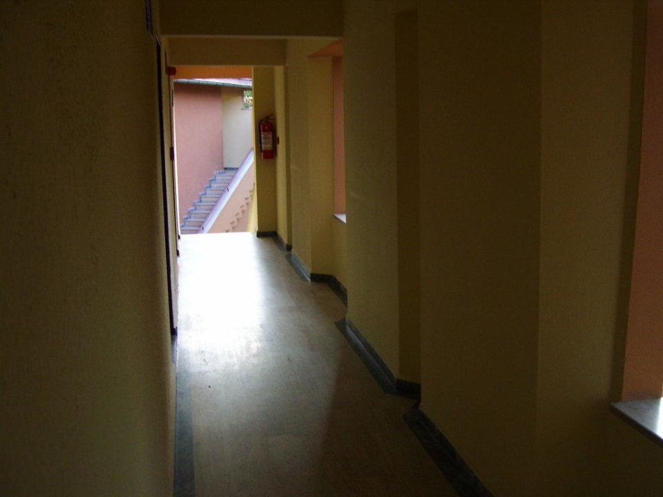 Gang zu den Zimmern/Hauptgebäude Hotel Panorama