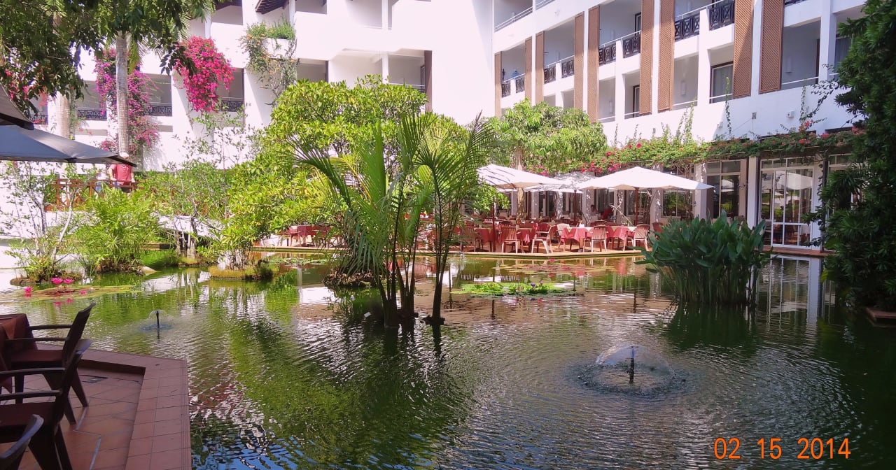 Blick vom Ayurveda-Rest. zum "normalen" Restaurant Hotel Lanka Princess Ayurveda