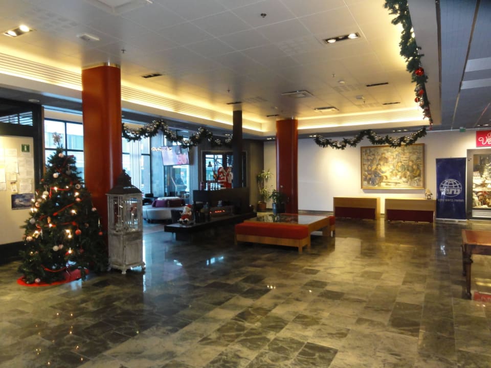 Lobby/Rezeptionsbereich Santa's Hotel Santa Claus