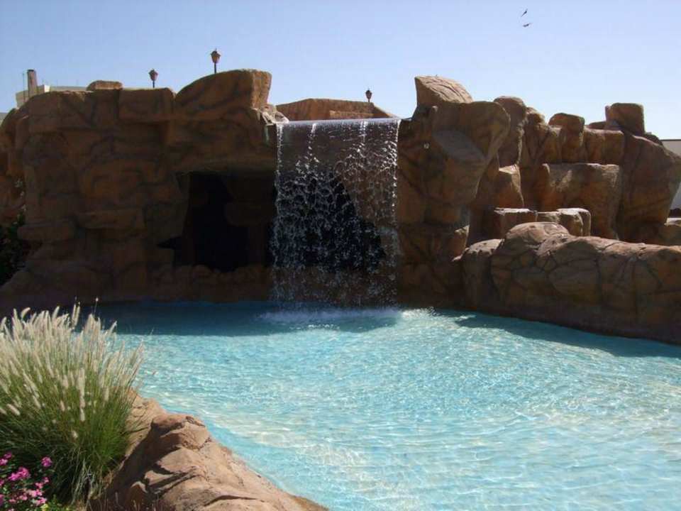 Disco mit Wasserfall Regency Plaza Aqua Park & Spa