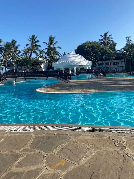 Pool Hotel Southern Palms Beach Resort