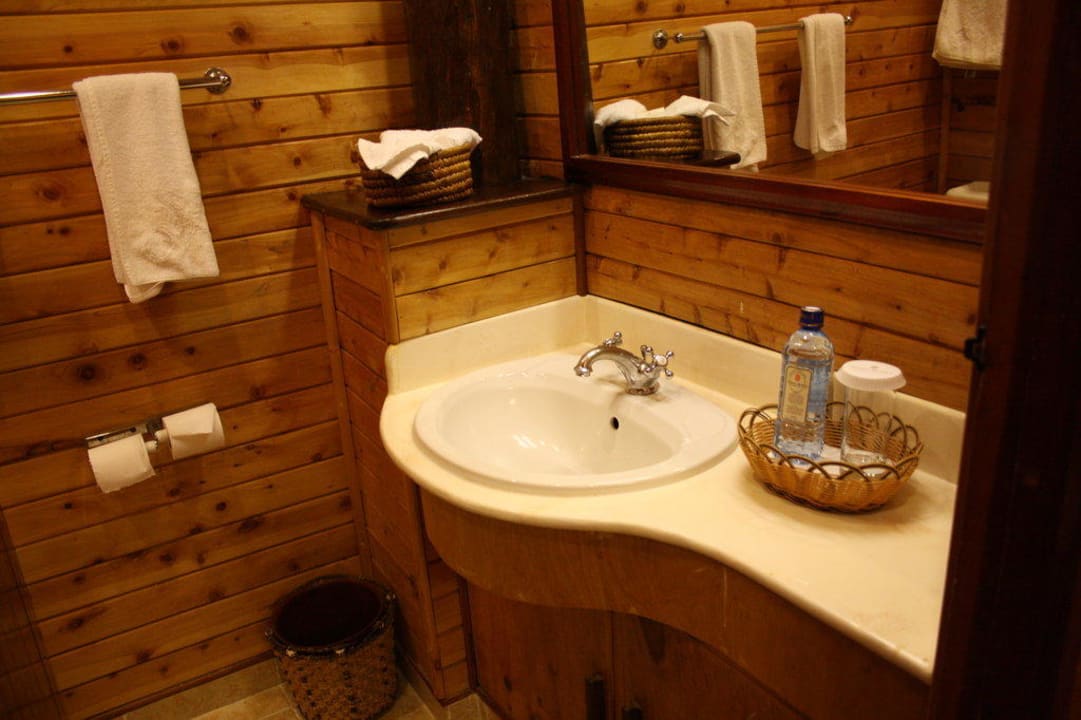 Teil des Badezimmers Hotel Serena Mountain Lodge