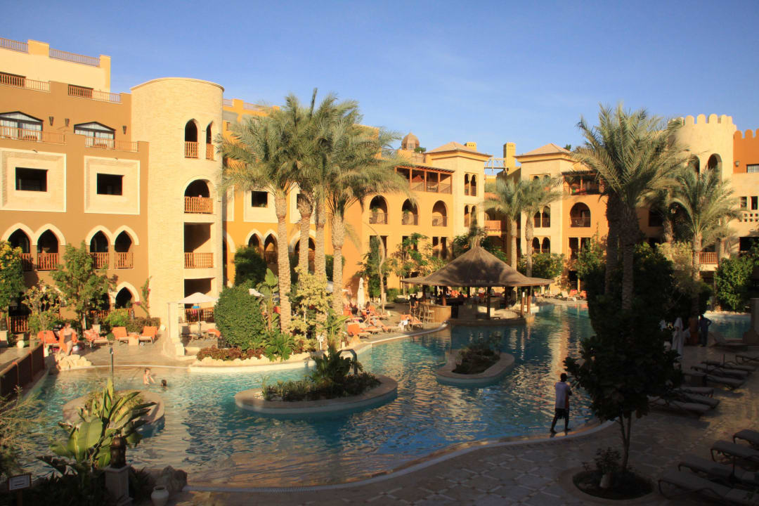 Pool neben Kinderwasserpark mit Wasserbar Grand Waterworld Makadi & Family Star Makadi