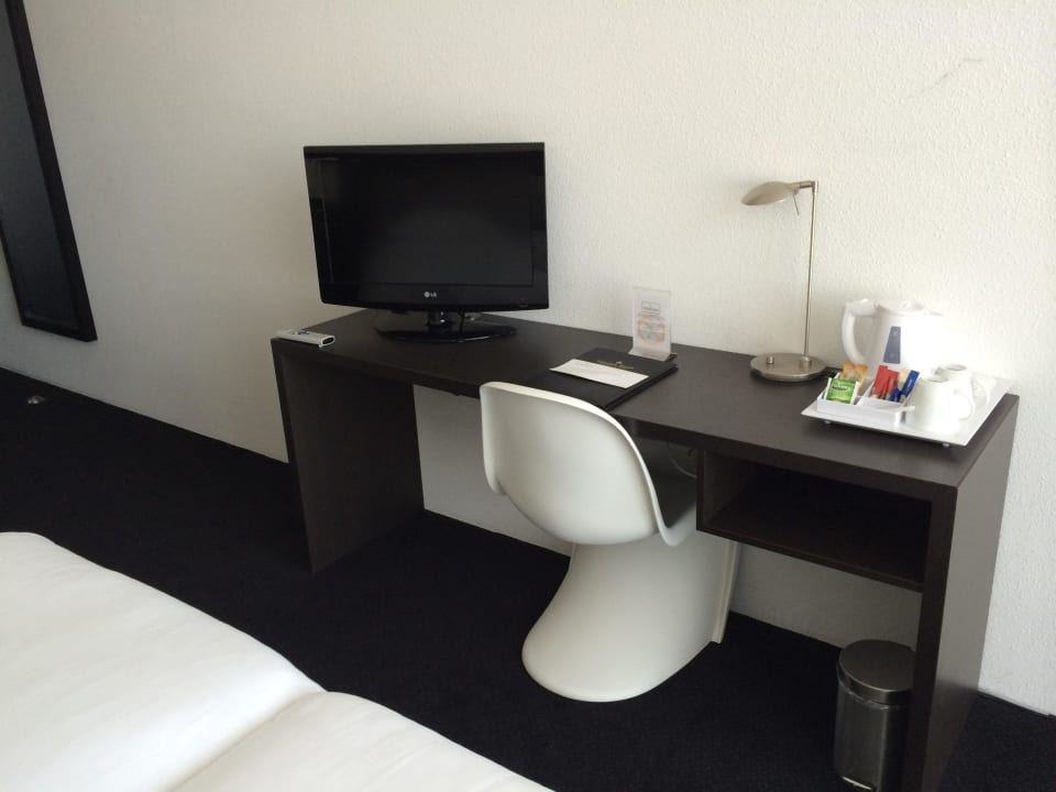 Schreibtisch im Doppelzimmer Fletcher Hotel-Restaurant Parkstad-Zuid Limburg