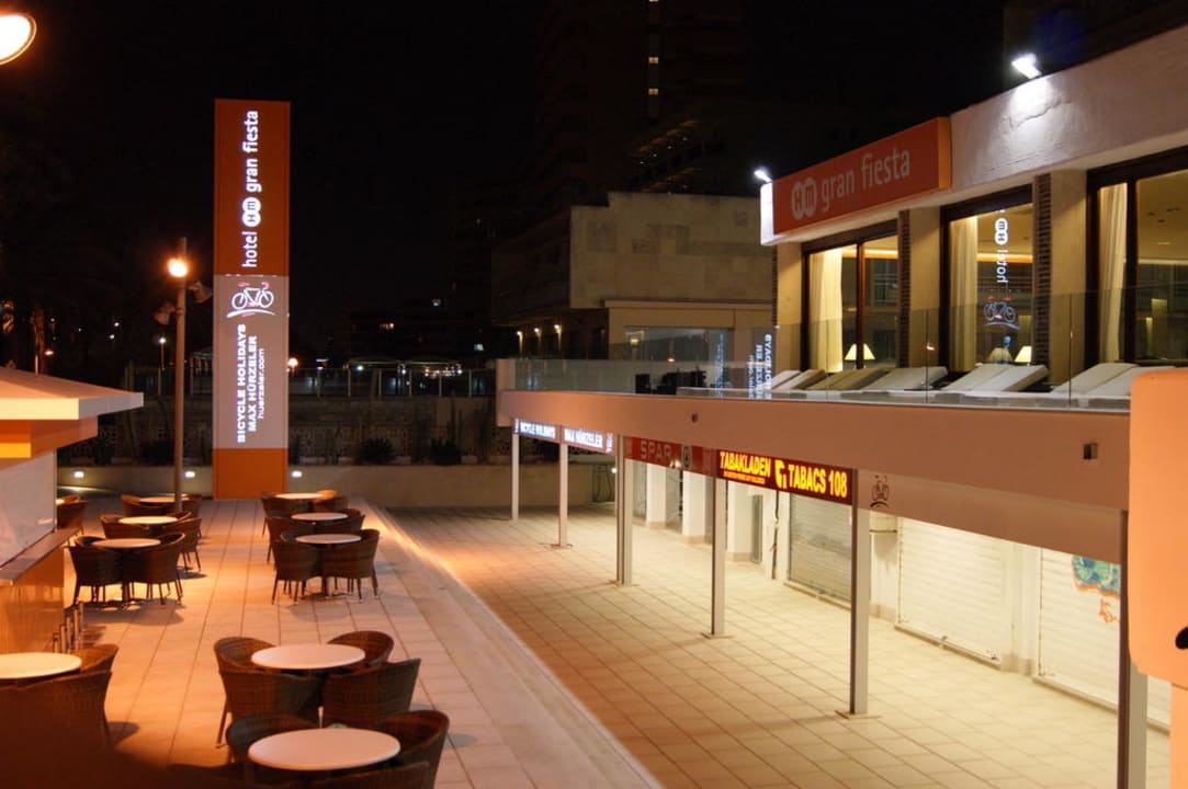 DIe "Strand" (Promenaden) Bar Hotel HM Gran Fiesta