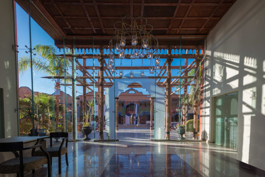 Lobby SUNRISE Cardina Resort