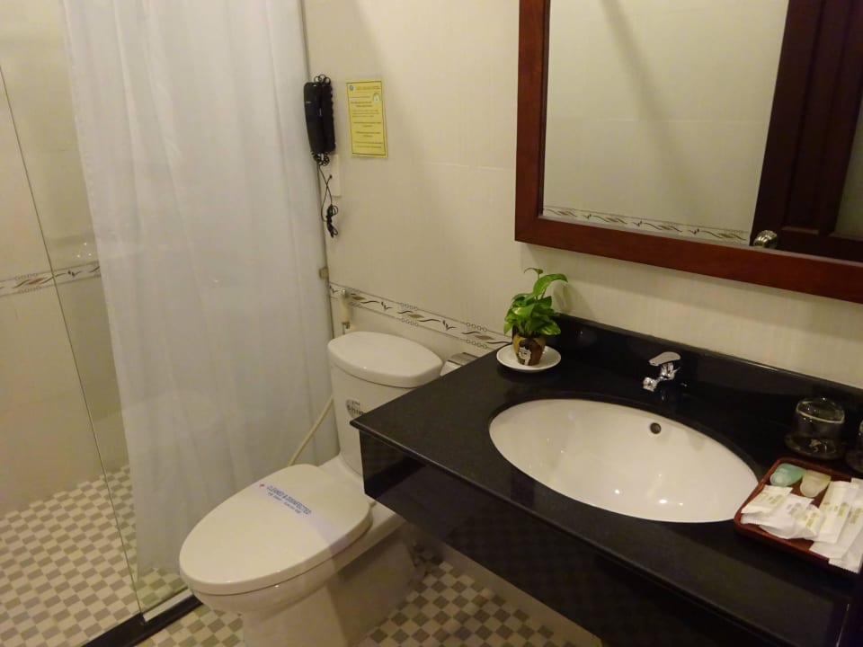 Bad mit WC Hotel Hau Giang