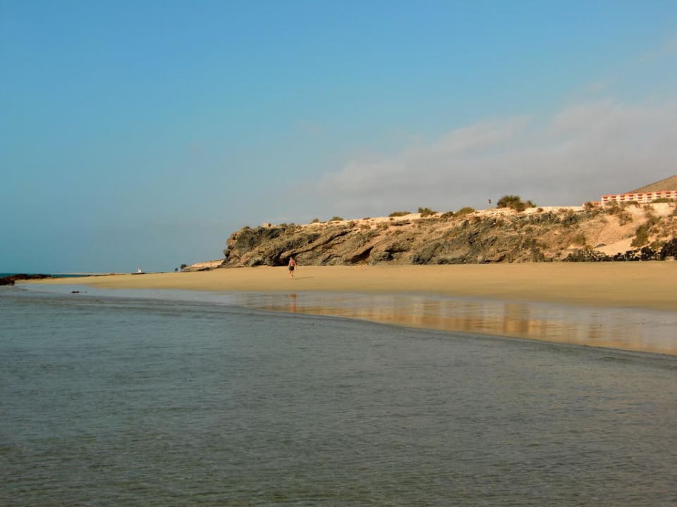 Der Strand am Vormittag H10 Playa Esmeralda - Adults only