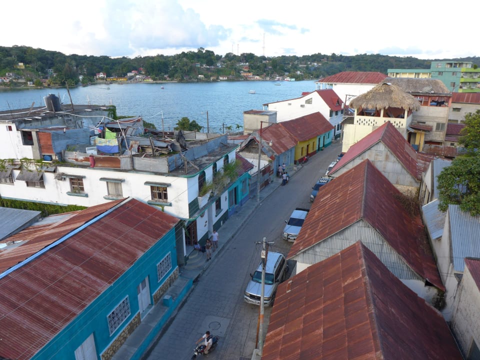 Widok na jezioro z tarasu Hotel Casa Aurora