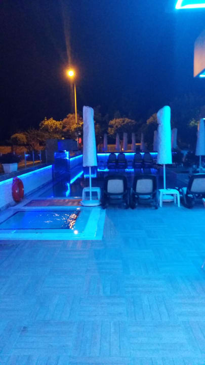 Pool abends Hatipoglu Beach Hotel
