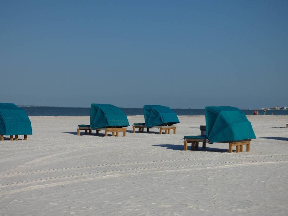 Die Cabanas am Strand Hotel Outrigger Beach Resort