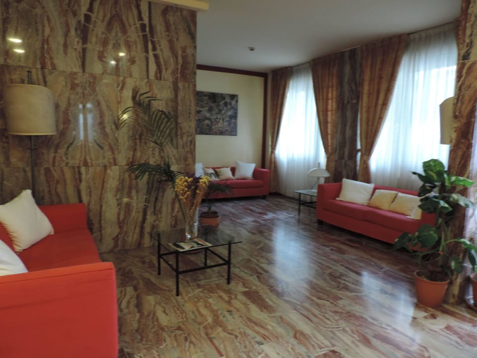 Recepce - vstupní hala Hotel Corolle