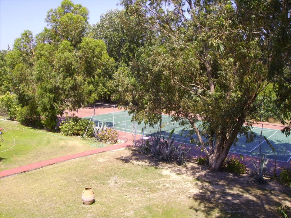 Der Tennisplatz Hotel Golden Odyssey