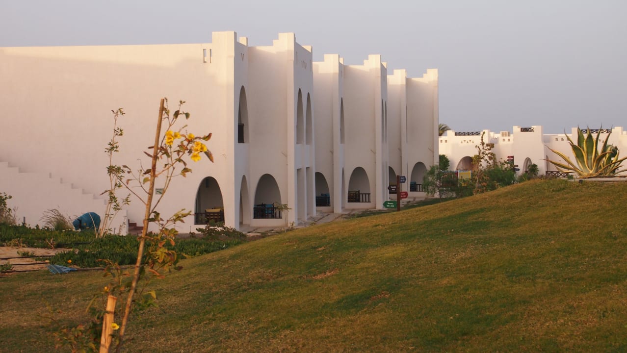 2 geschossige Bebauung Hilton Marsa Alam Nubian Resort