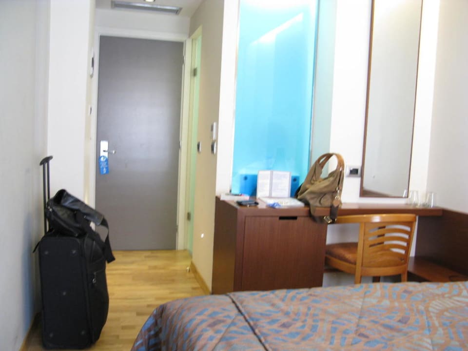 Das Zimmer ist sehr klein Hotel Victoria
