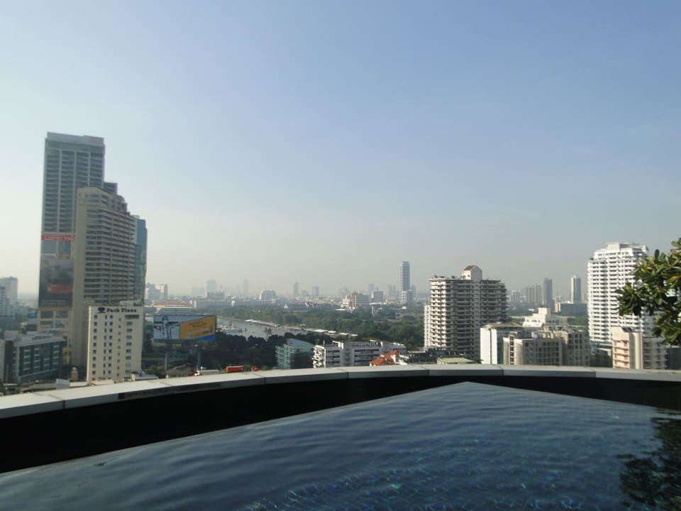 Pool Grande Centre Point Hotel Terminal 21