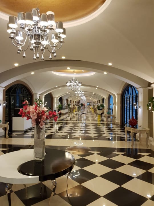 Restaurant Gang Hotel Delphin Imperial