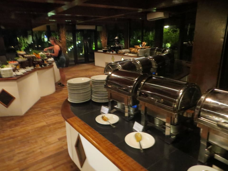 Teil des Diners im Sunset für Ocean Villa Gäste Adaaran Select Hudhuran Fushi - Premium All Inclusive