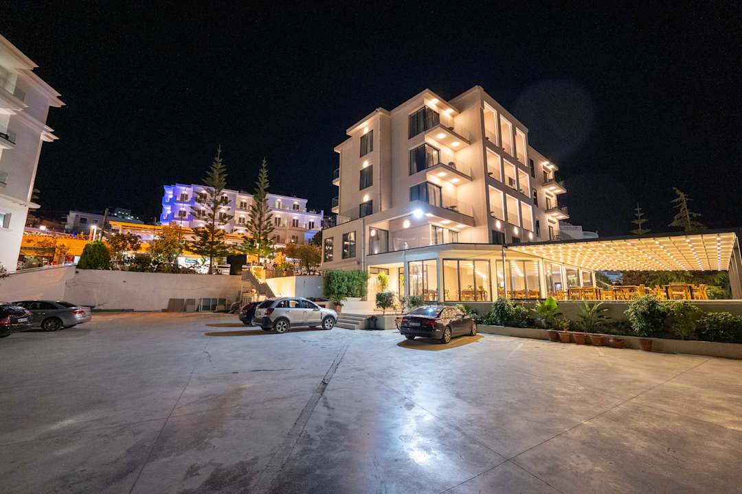 Außenansicht Grand Hotel Saranda
