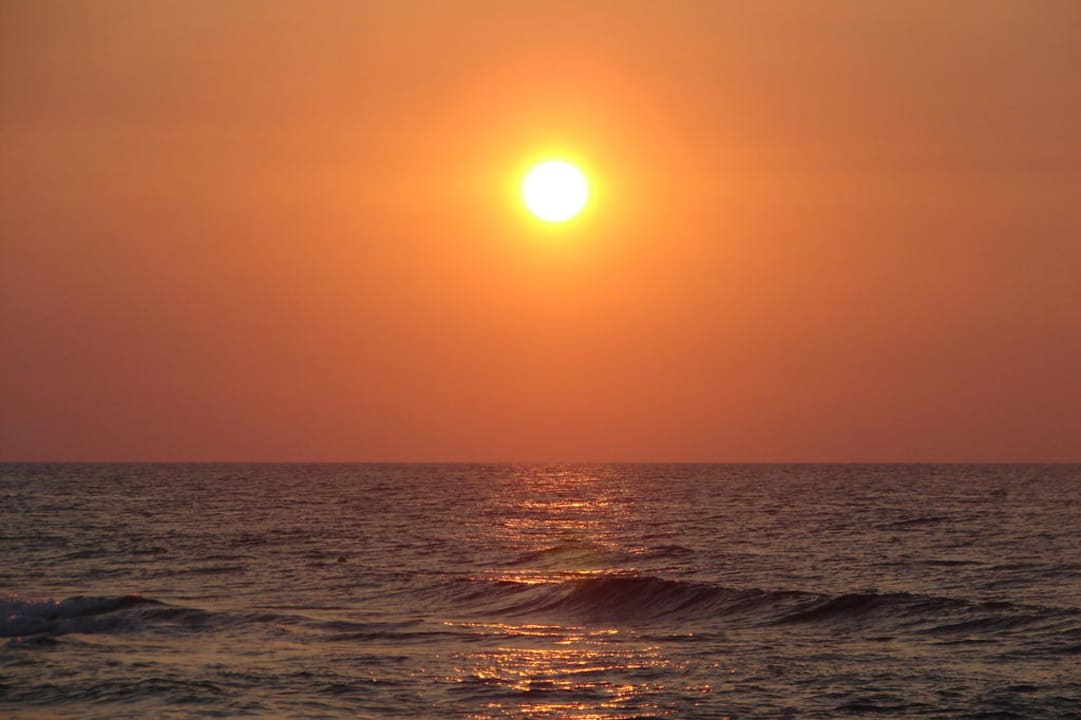Sonnenuntergang Bella Beach Hotel