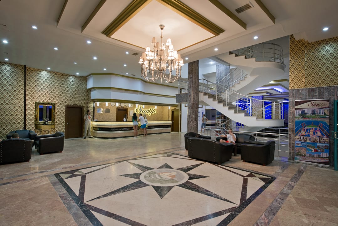Lobby Hotel Grand Sunlife