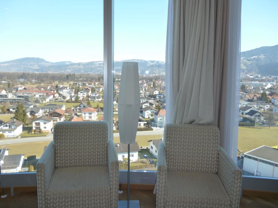 Vue du lit Four Points by Sheraton Panoramahaus Dornbirn
