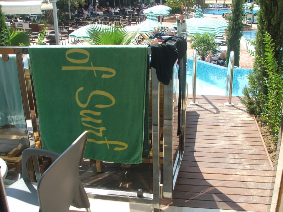 Unsere Terrasse mit Poolzugang My Home Resort