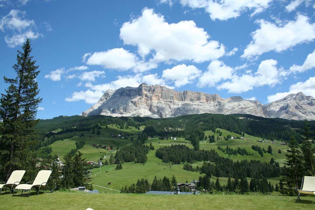 Vista dal giardino sul Sasso S. Croce Hotel Garni Ciasa Urban