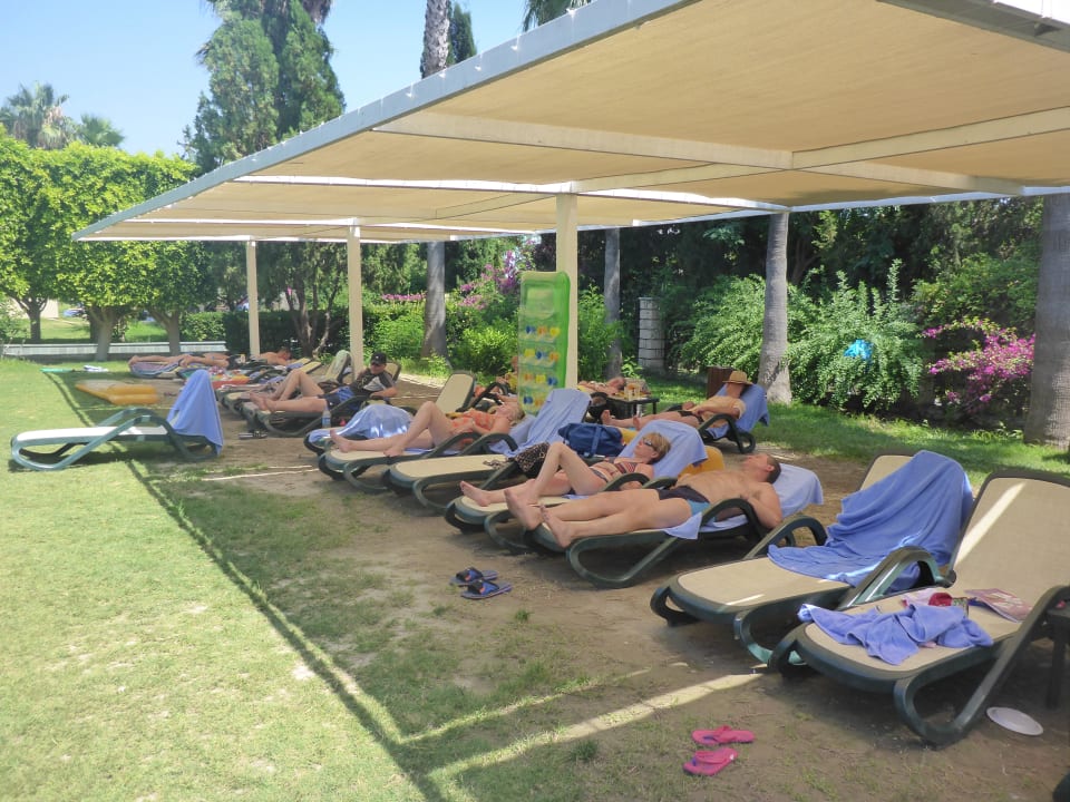 Liegeplatz beim Kinderspielplatz Club Grand Side