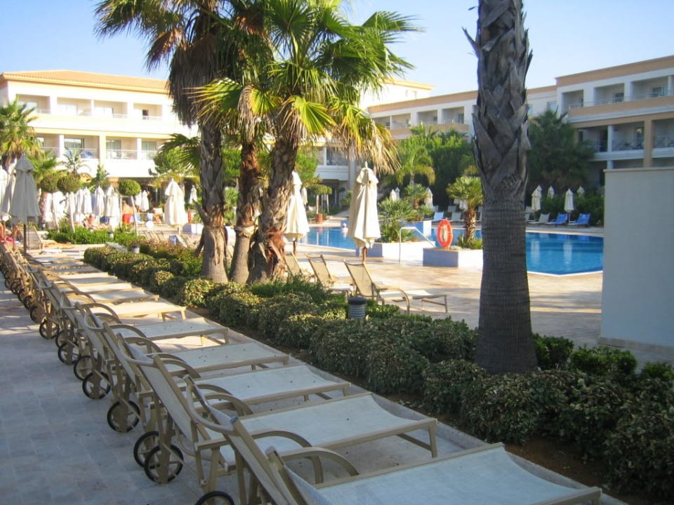Liegen am Pool Hipotels Barrosa Garden