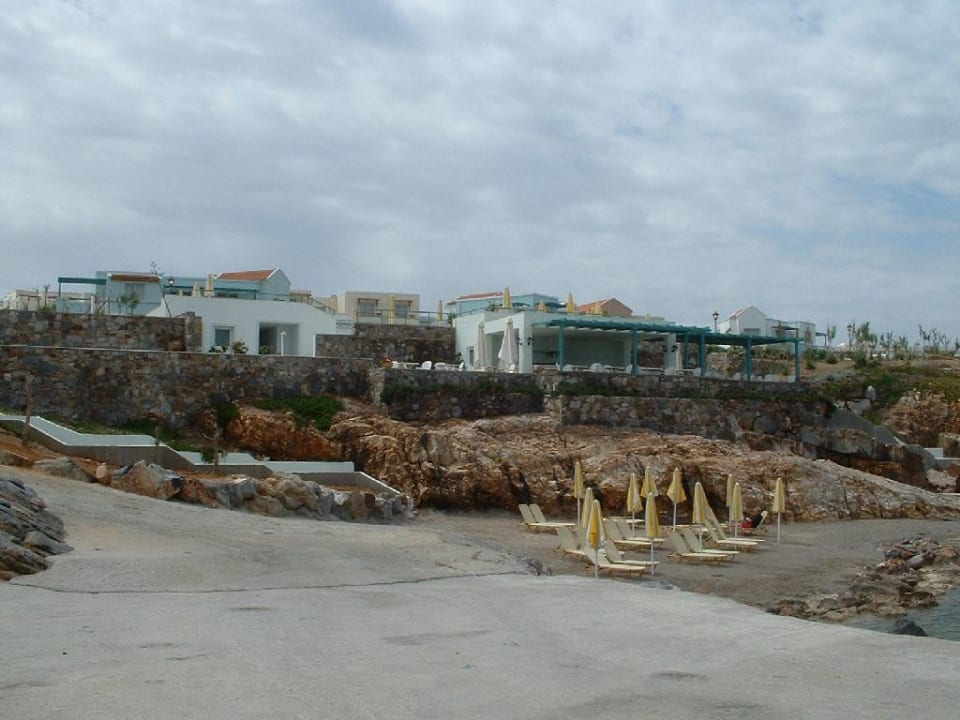 Blick auf die Hotelanlage von der Wasserseite Iberostar Selection Creta Marine