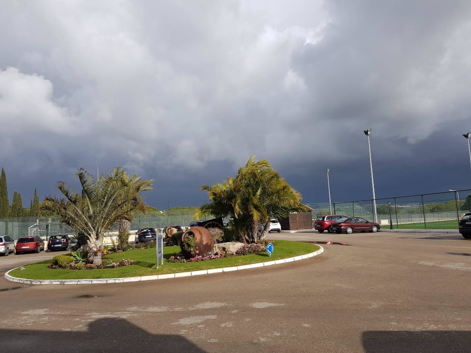 Vor dem Eingang AP Adriana Beach Resort