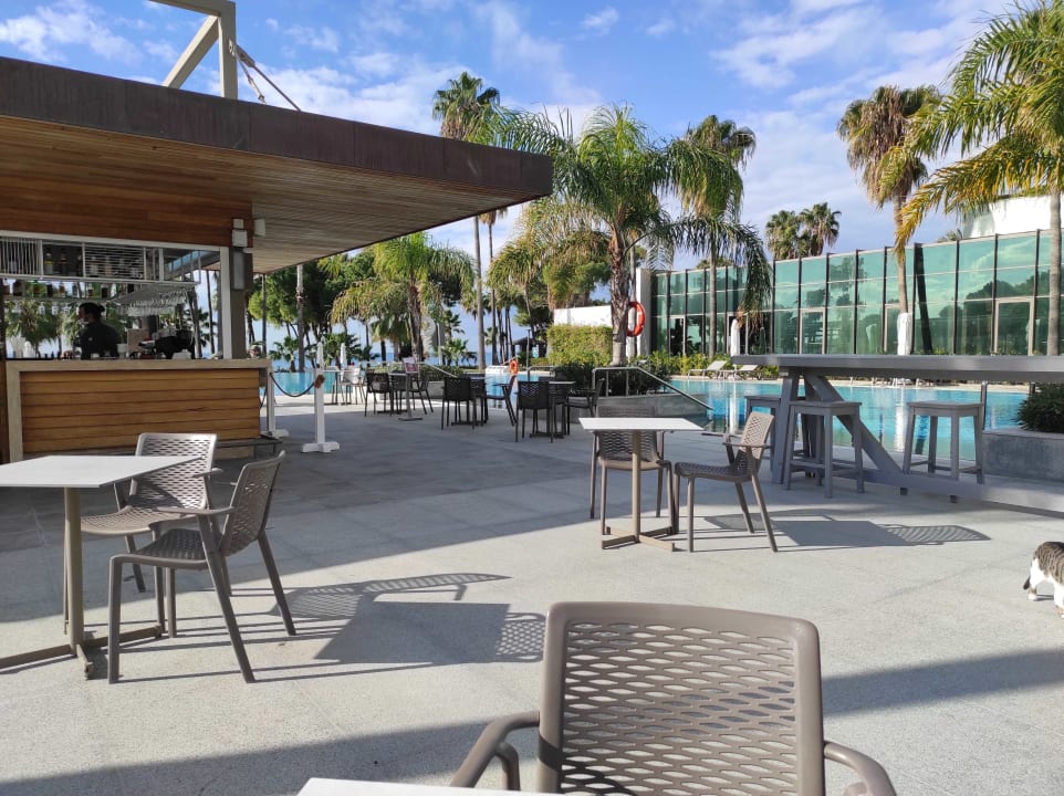 Ausblick Acanthus Cennet Barut Collection