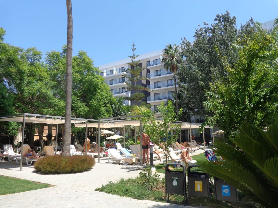 Blick auf das Pool Restaurant Hotel Riu Bravo