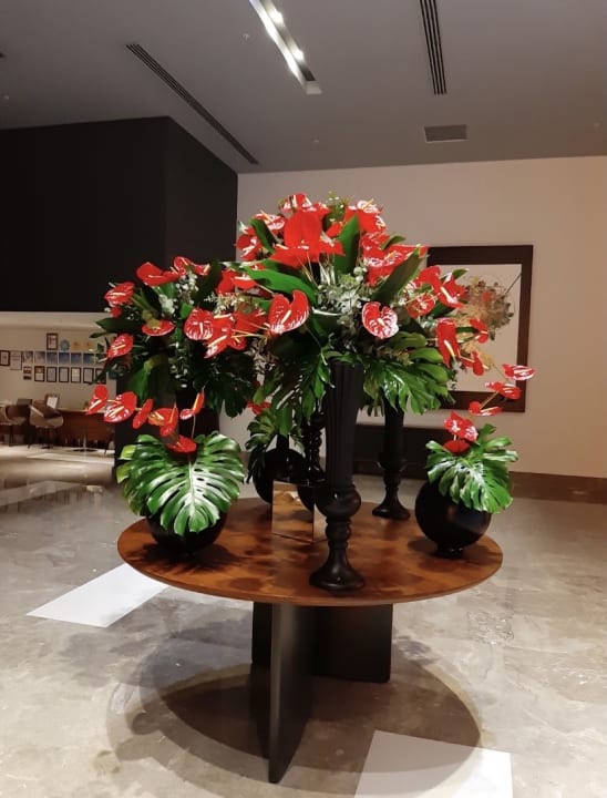 Lobby Acanthus Cennet Barut Collection