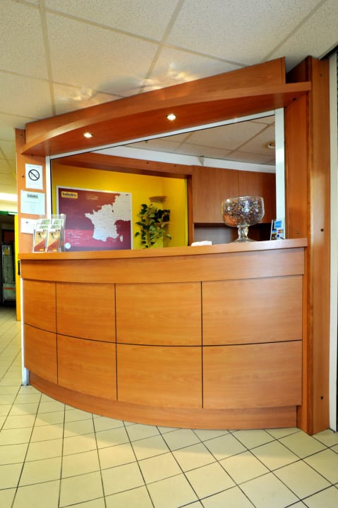 Réception Hotel Balladins Chalons St Martin