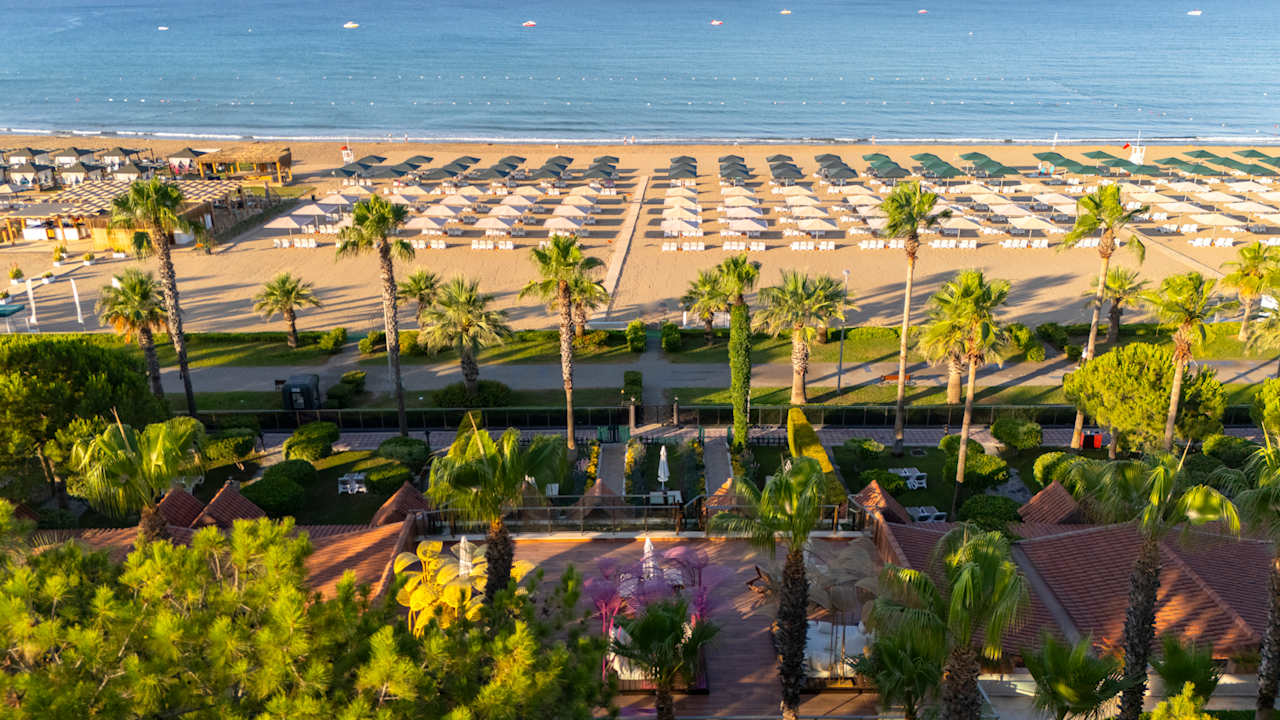 Strand Kamelya Aishen Club