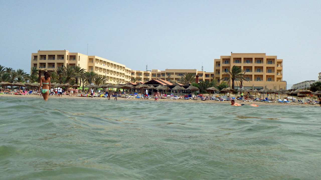 Hotel od strony morza  Hotel Rosa Beach