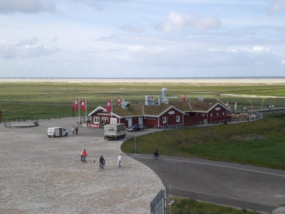 Blick aus dem Zimmer Richtung Gosch & Meer Strandgut Resort