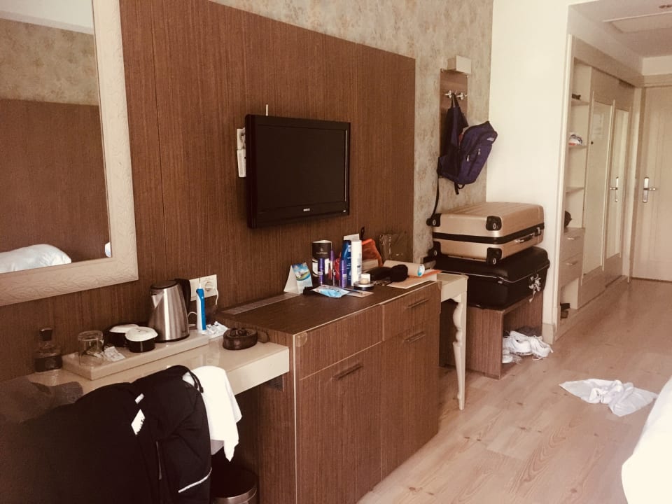 Zimmer Port Side Resort Hotel