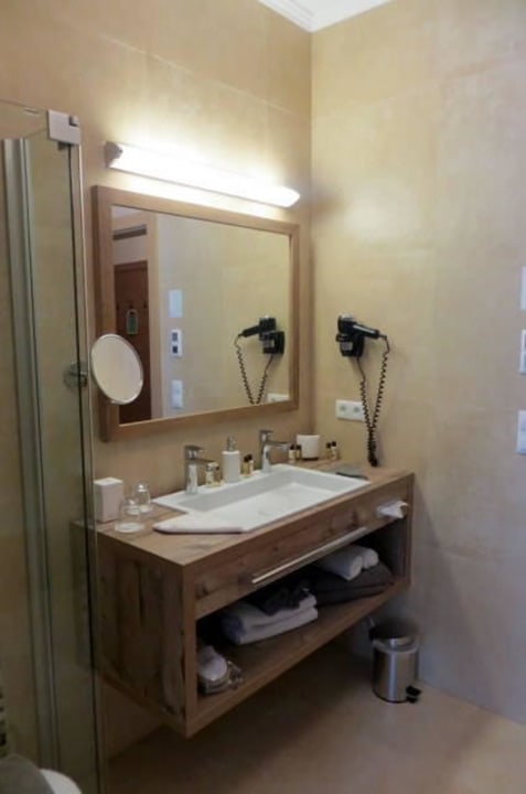 Waschtisch in Superior-Suite Hotel Berghof