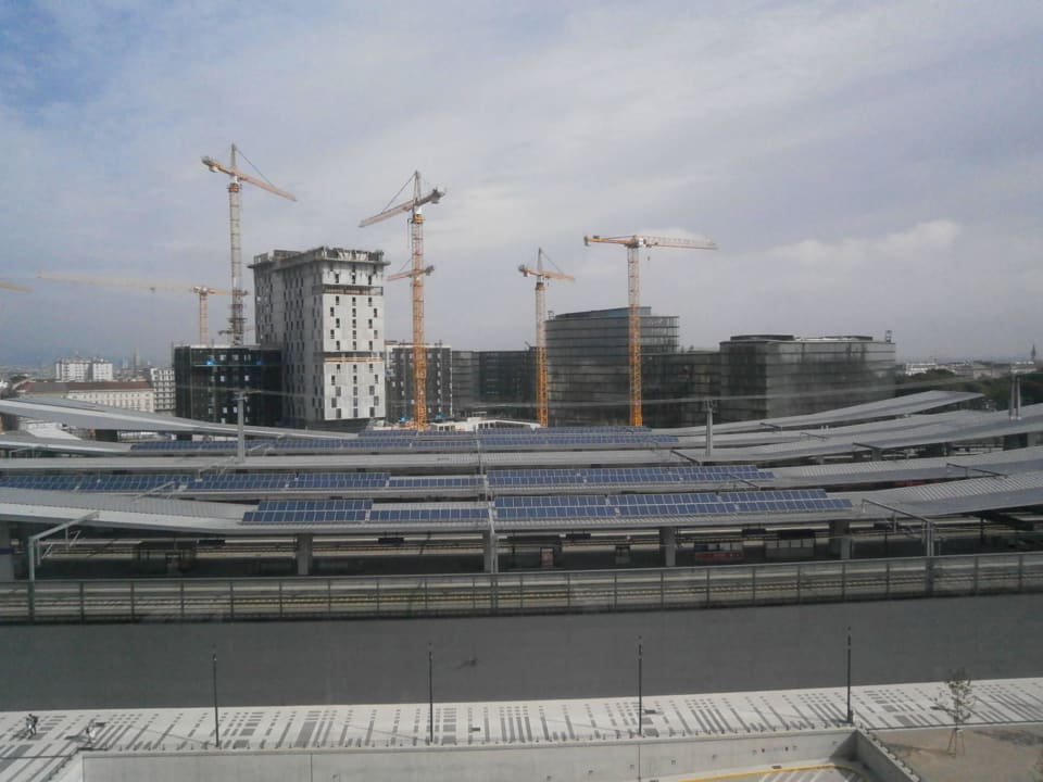 Vom 9. Stock auf den Wiener Hauptbahnhof Leonardo Hotel Vienna Hauptbahnhof