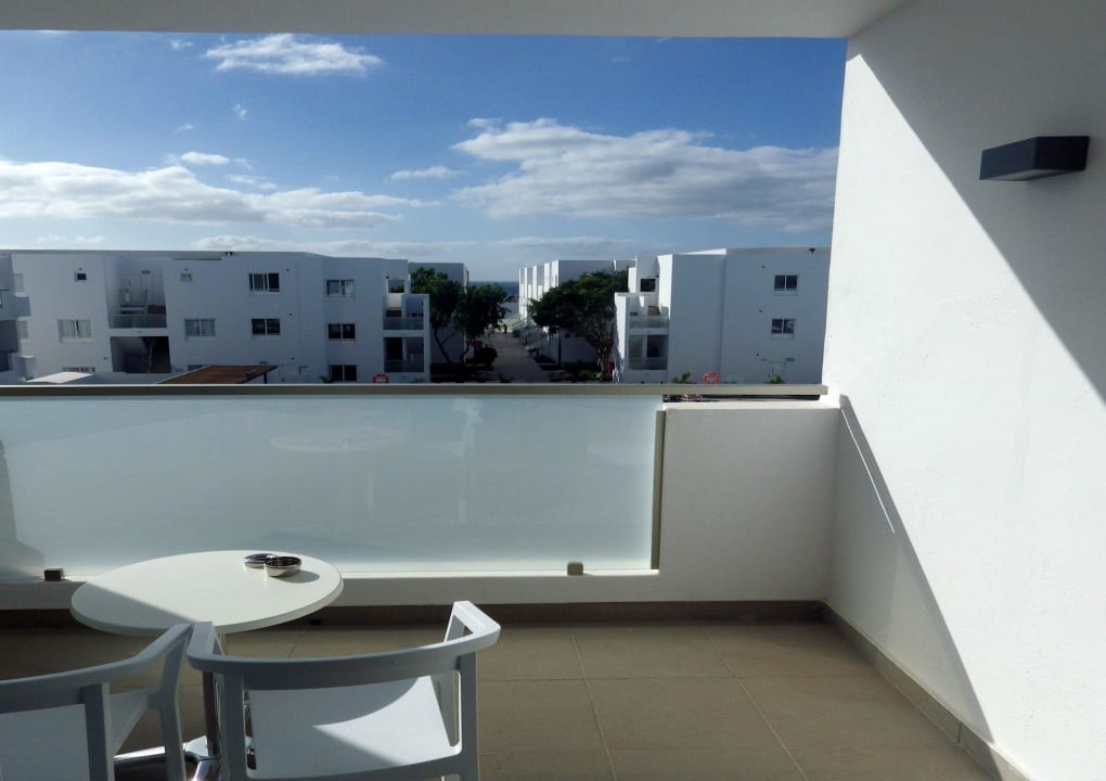 Blick auf den Balkon Sentido Aequora Lanzarote Suite
