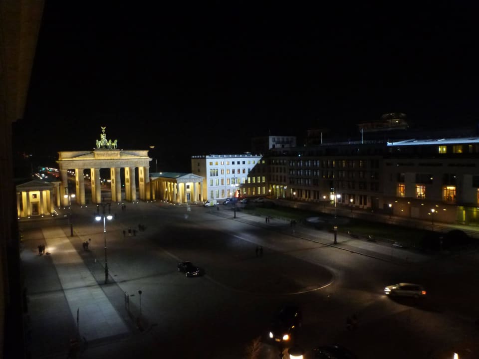 Ausblick aufs Brandenburger Tor Hotel Adlon Kempinski Berlin