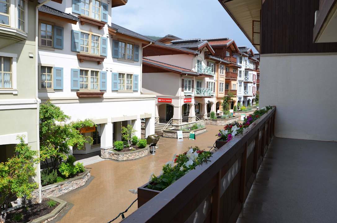 Blick vom Balkon Hotel Sun Peaks Lodge
