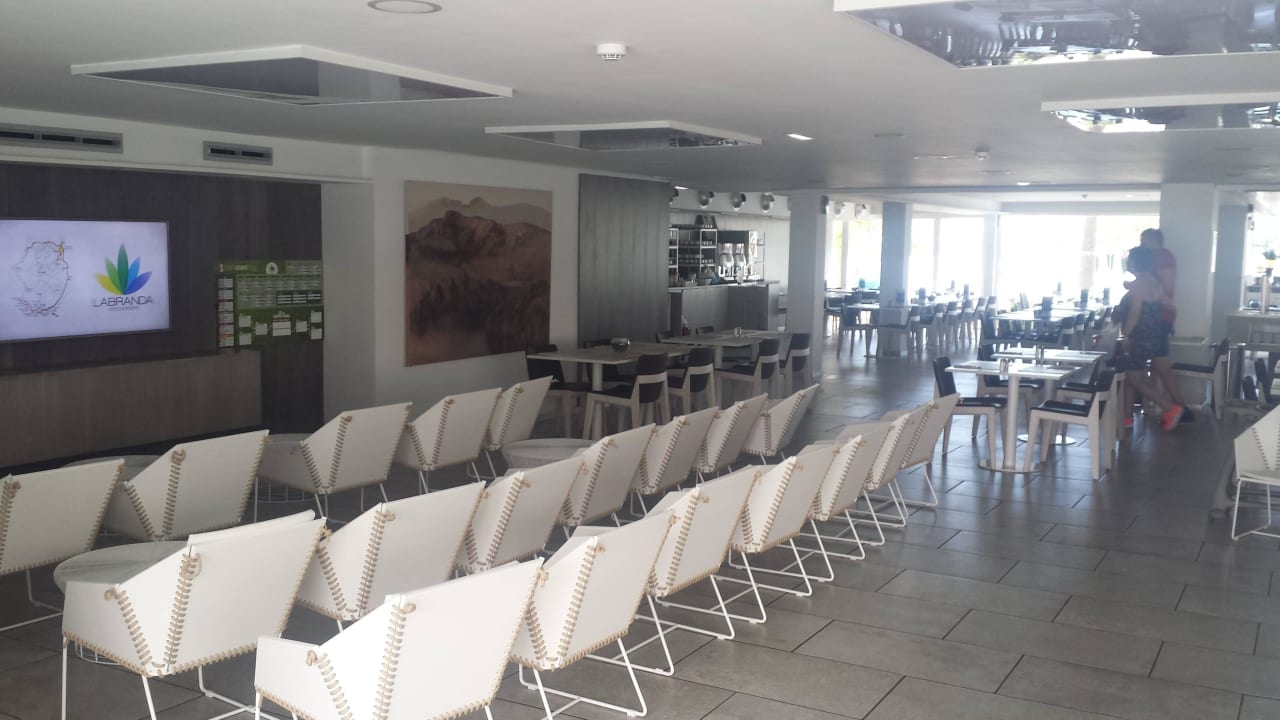 Restaurant & Fernsehecke Servatur Playa Bonita