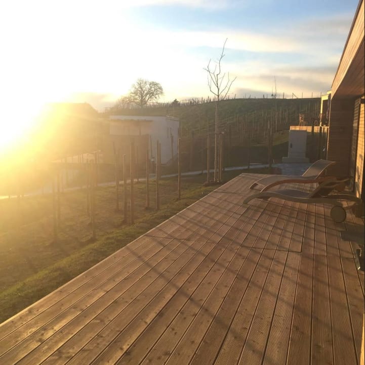 Sonnenuntergang von der eigenen Terrasse Weingarten-Resort Unterlamm Loipersdorf