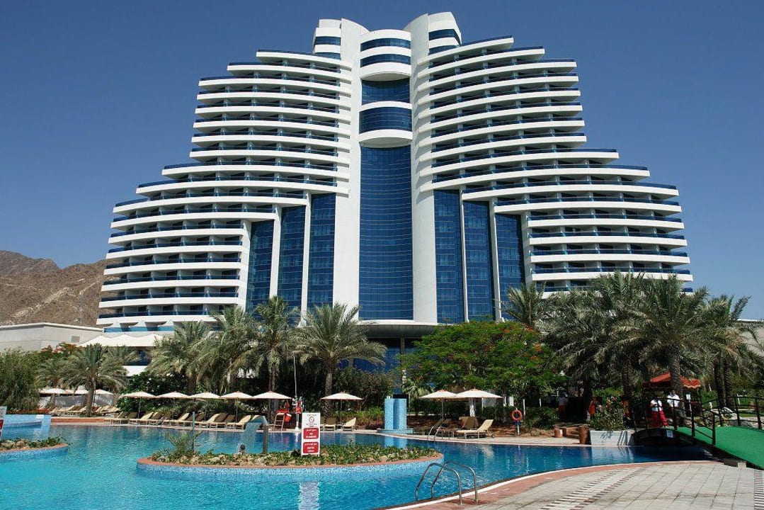 Pool Hotel Le Meridien Al Aqah Beach Resort